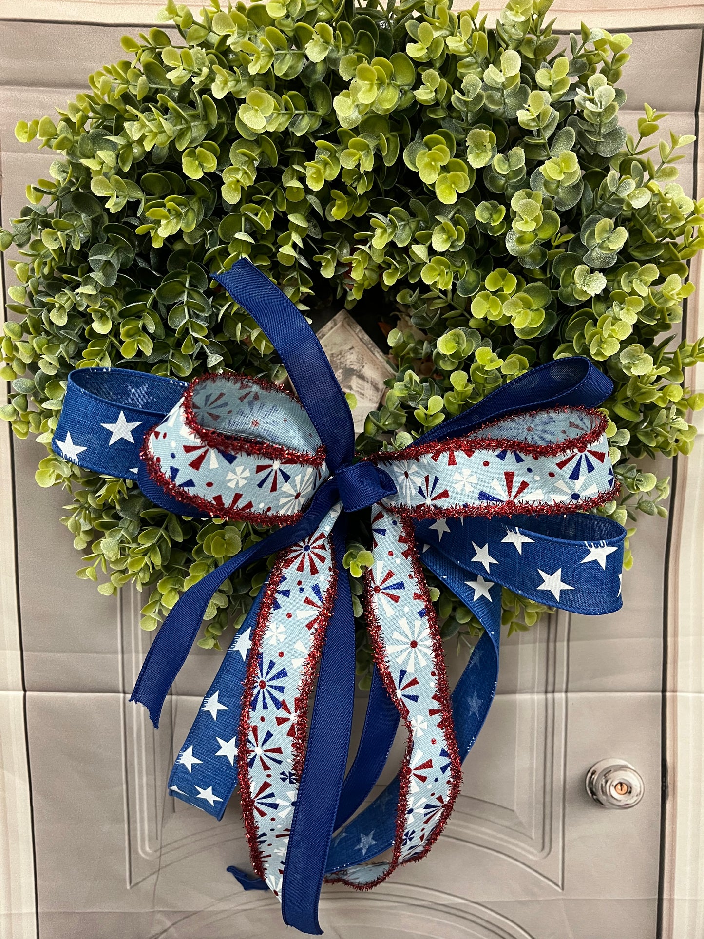 20” Boxwood Wreath only