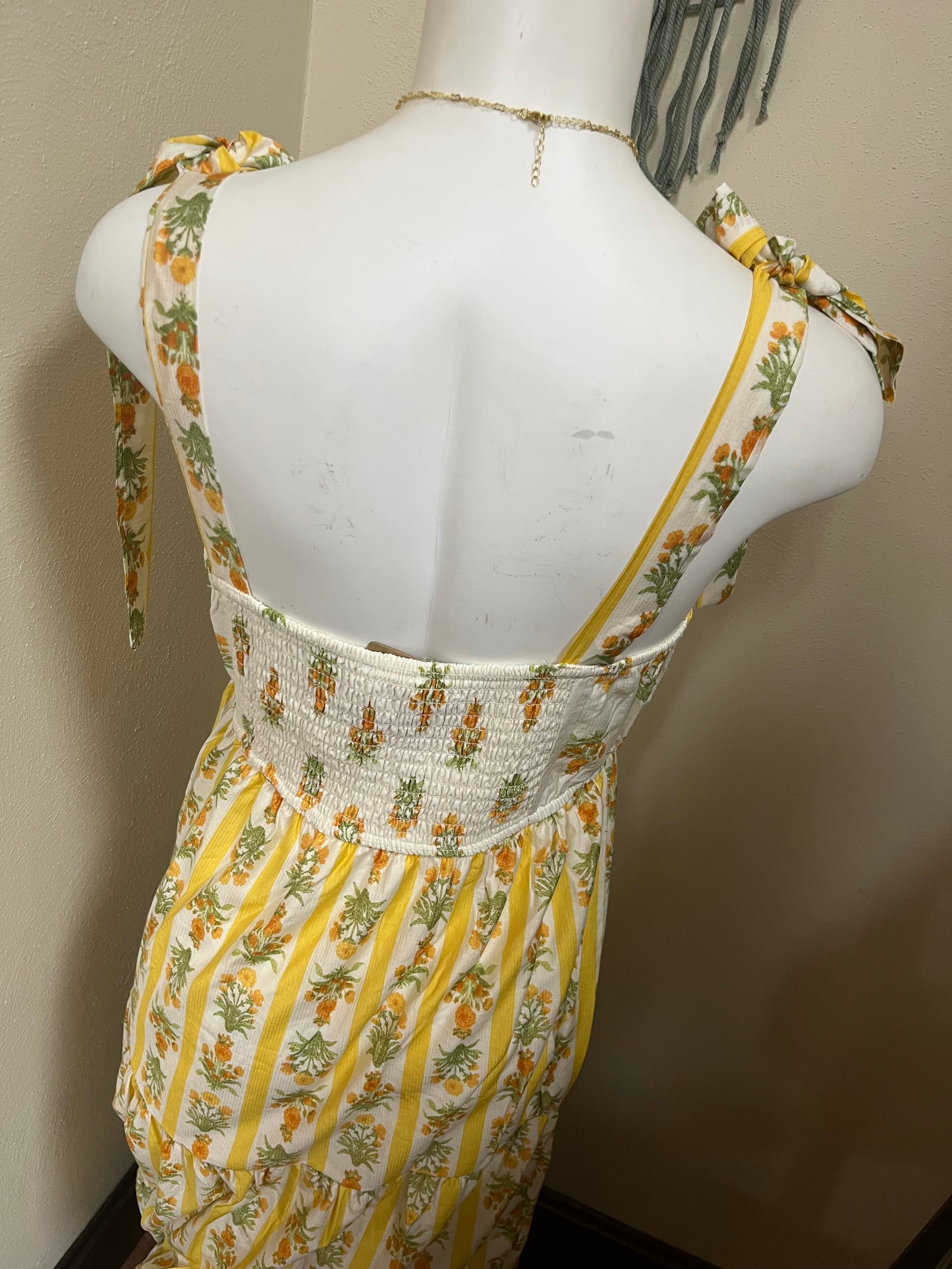 Sweetheart yellow floral midi dress