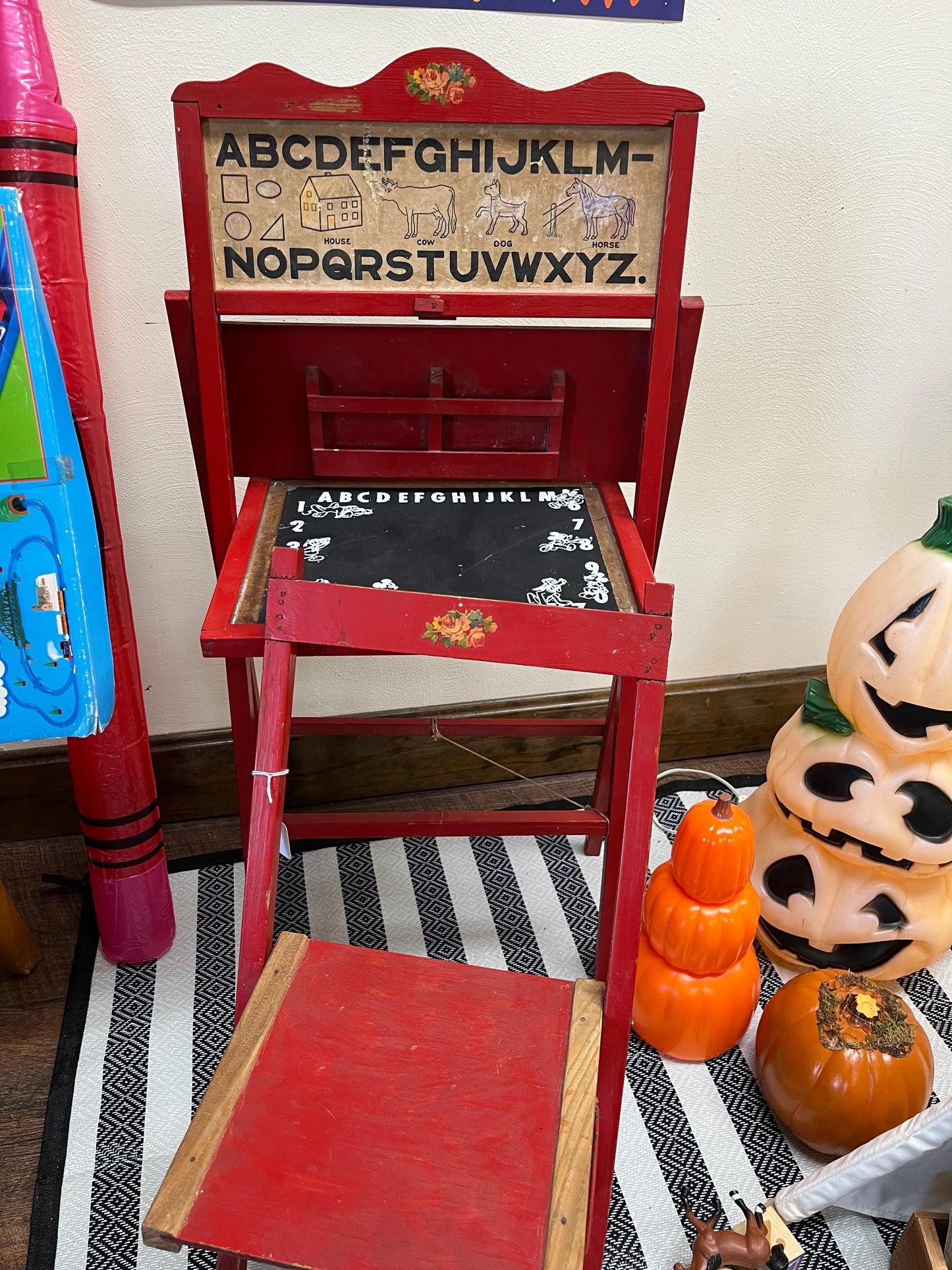 Vintage Child’s desk w chair