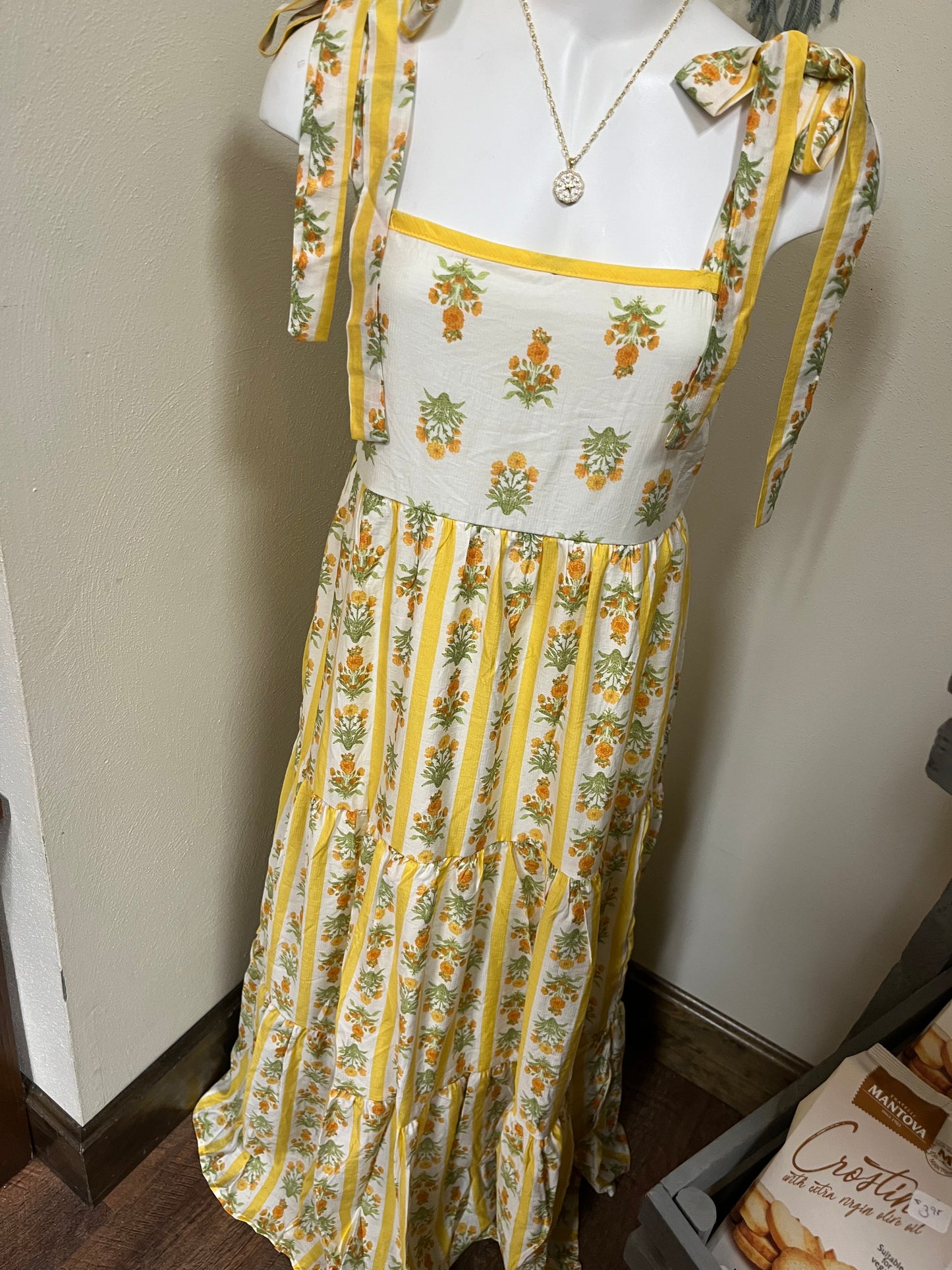 Sweetheart yellow floral midi dress