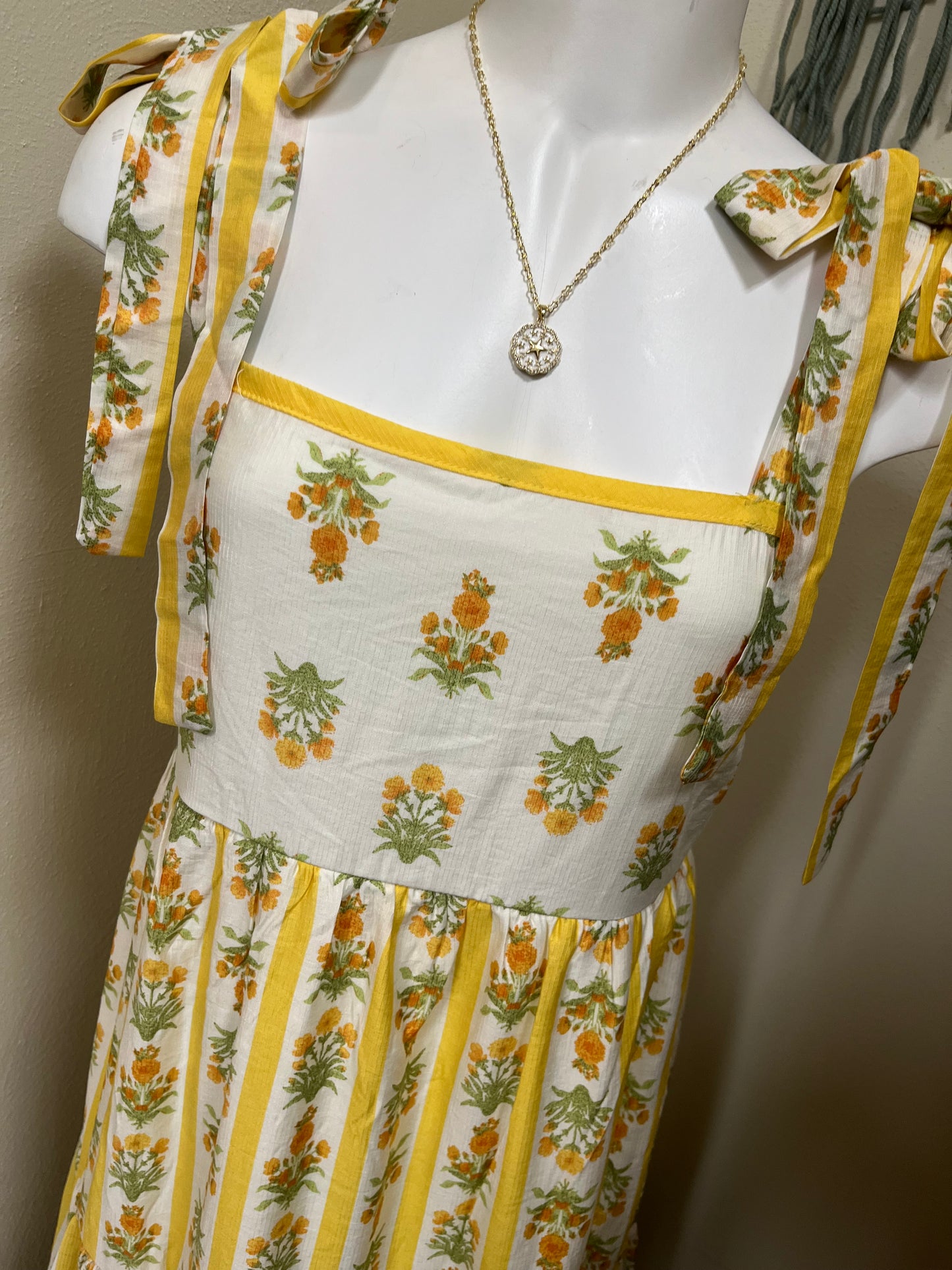 Sweetheart yellow floral midi dress