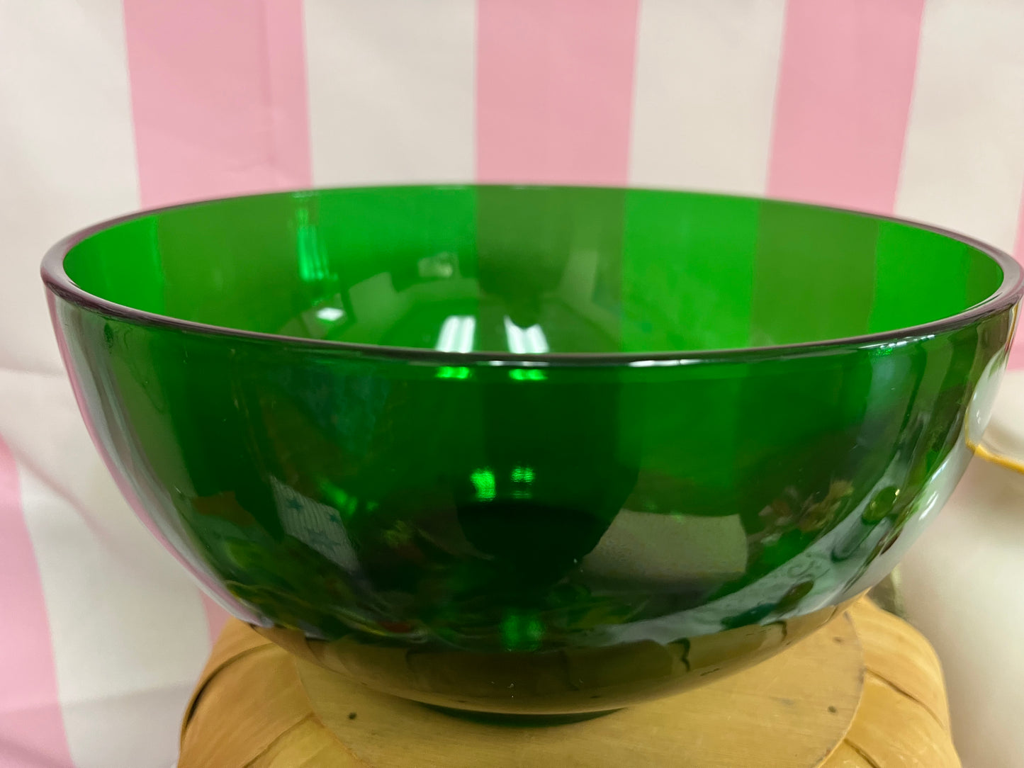 Vintage anchor hocking green glass bowl